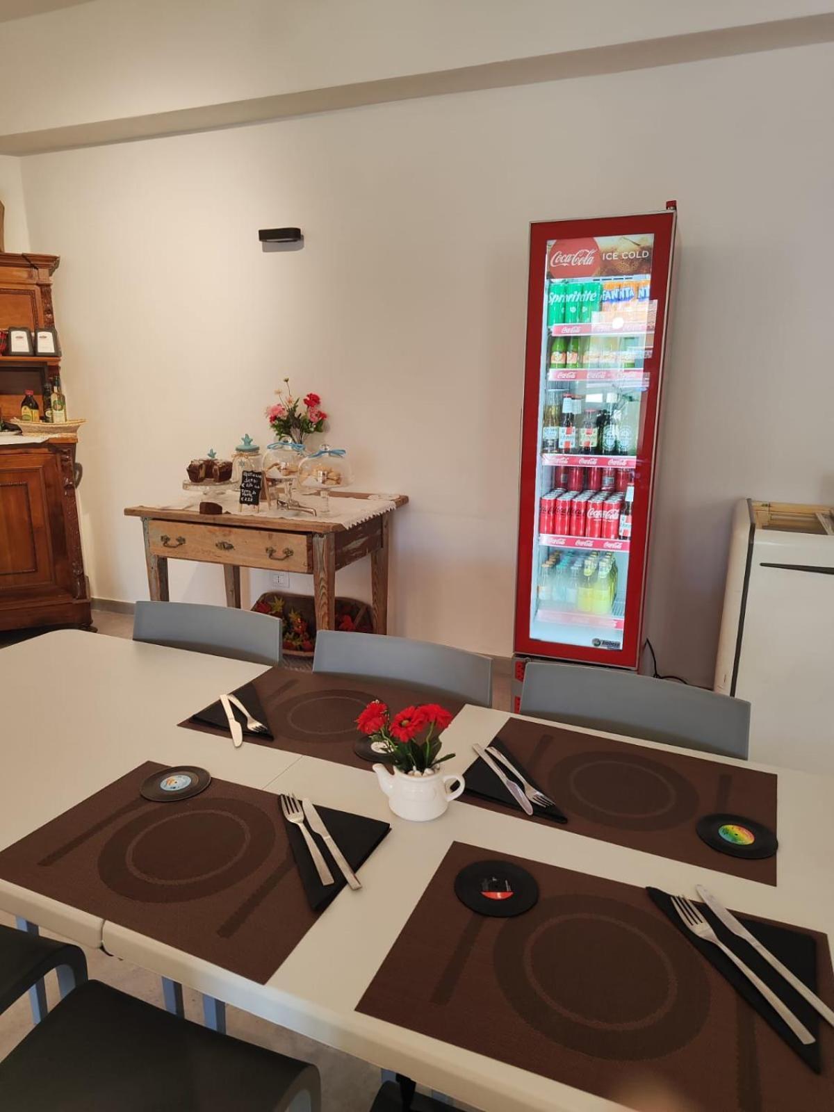 Rooms, Affittacamere Maksim Golfo Aranci Exterior foto