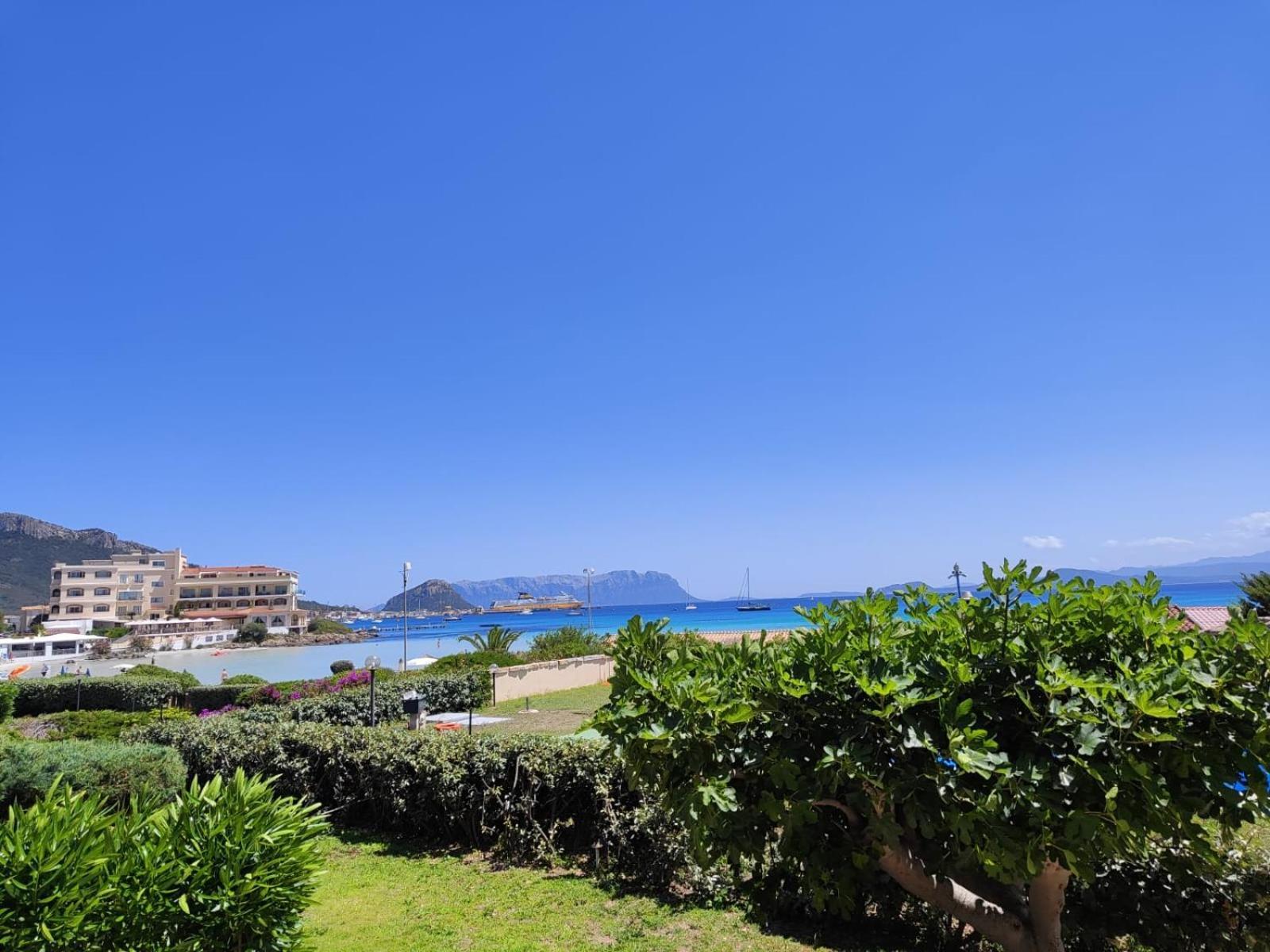 Rooms, Affittacamere Maksim Golfo Aranci Exterior foto