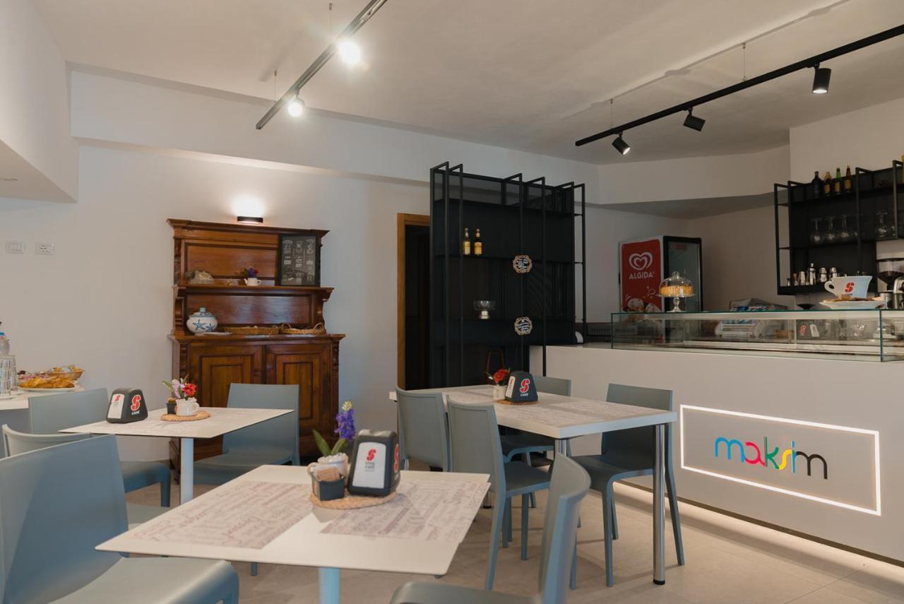 Rooms, Affittacamere Maksim Golfo Aranci Exterior foto
