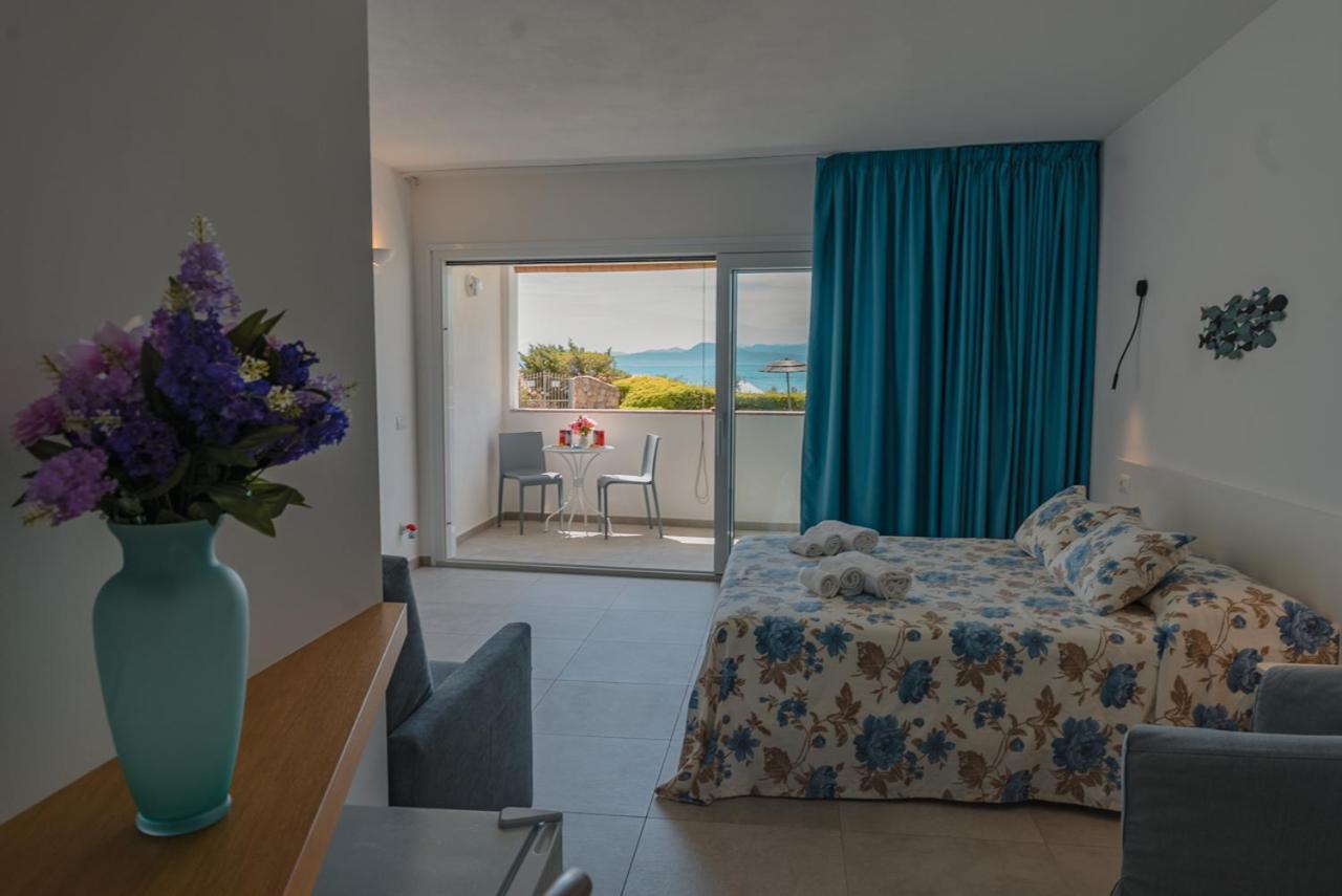 Rooms, Affittacamere Maksim Golfo Aranci Exterior foto